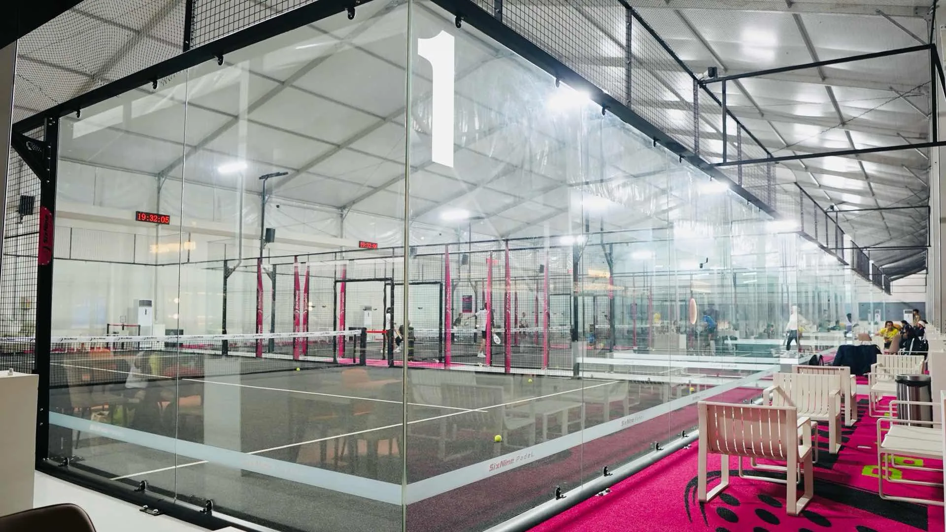 Lapangan padel Six Nine